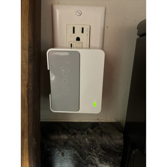 iRobot Braava Jet 240 Robot Mop, Battery, Charger, & Mop Pads - Parts Or Repair - Picture 7 of 7